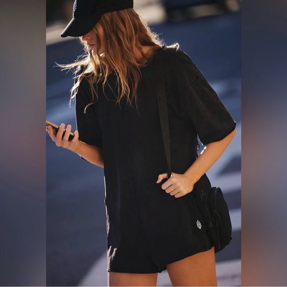 NWT- Free People Hot Shot Tee Romper in Black Size Small - Picture 3 of 12